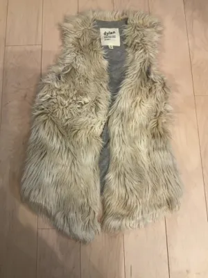{{ClientCode}} CREAM DYLAN FAUX FUR VEST, XS