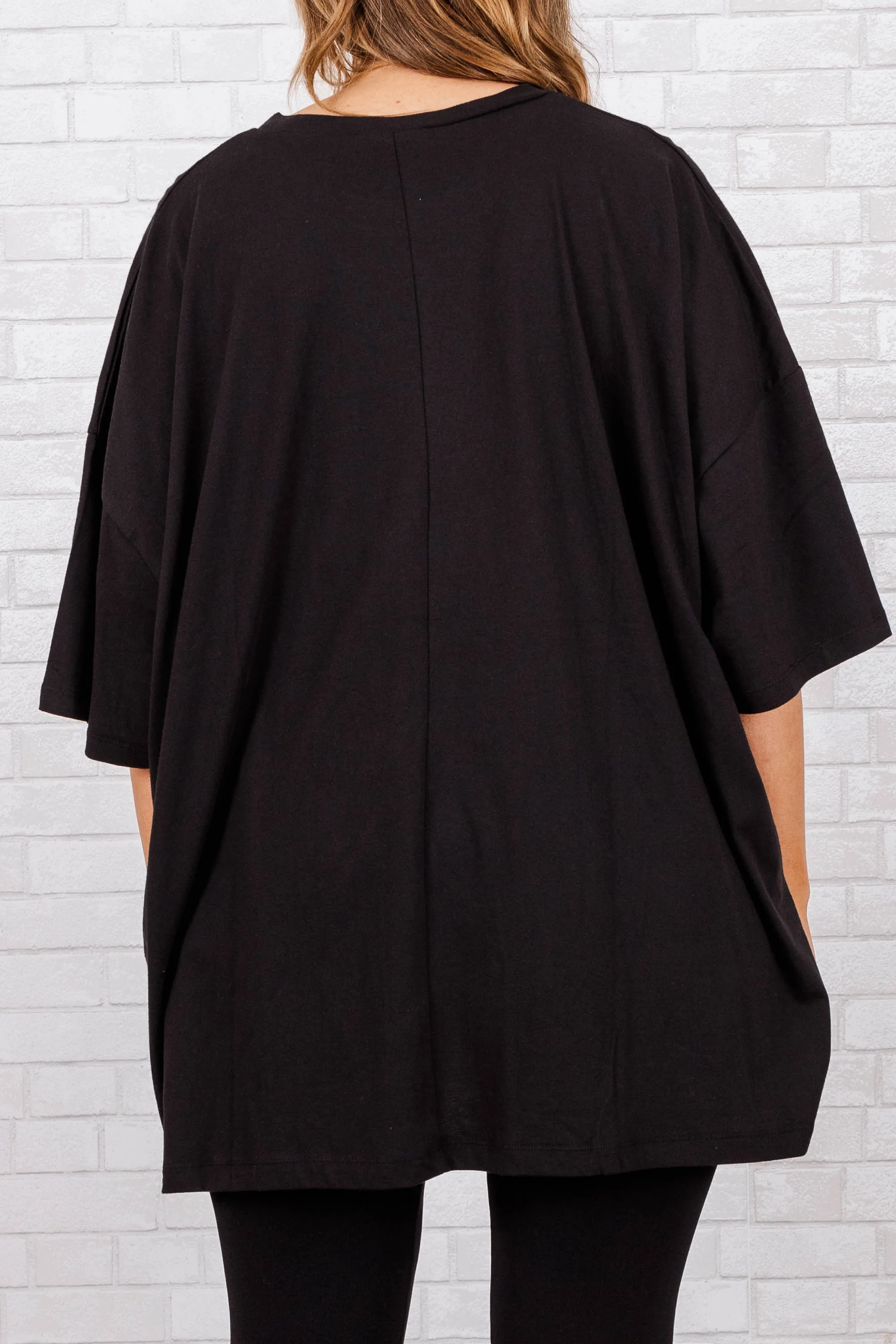 Season of Friends Boyfriend Tee, Black