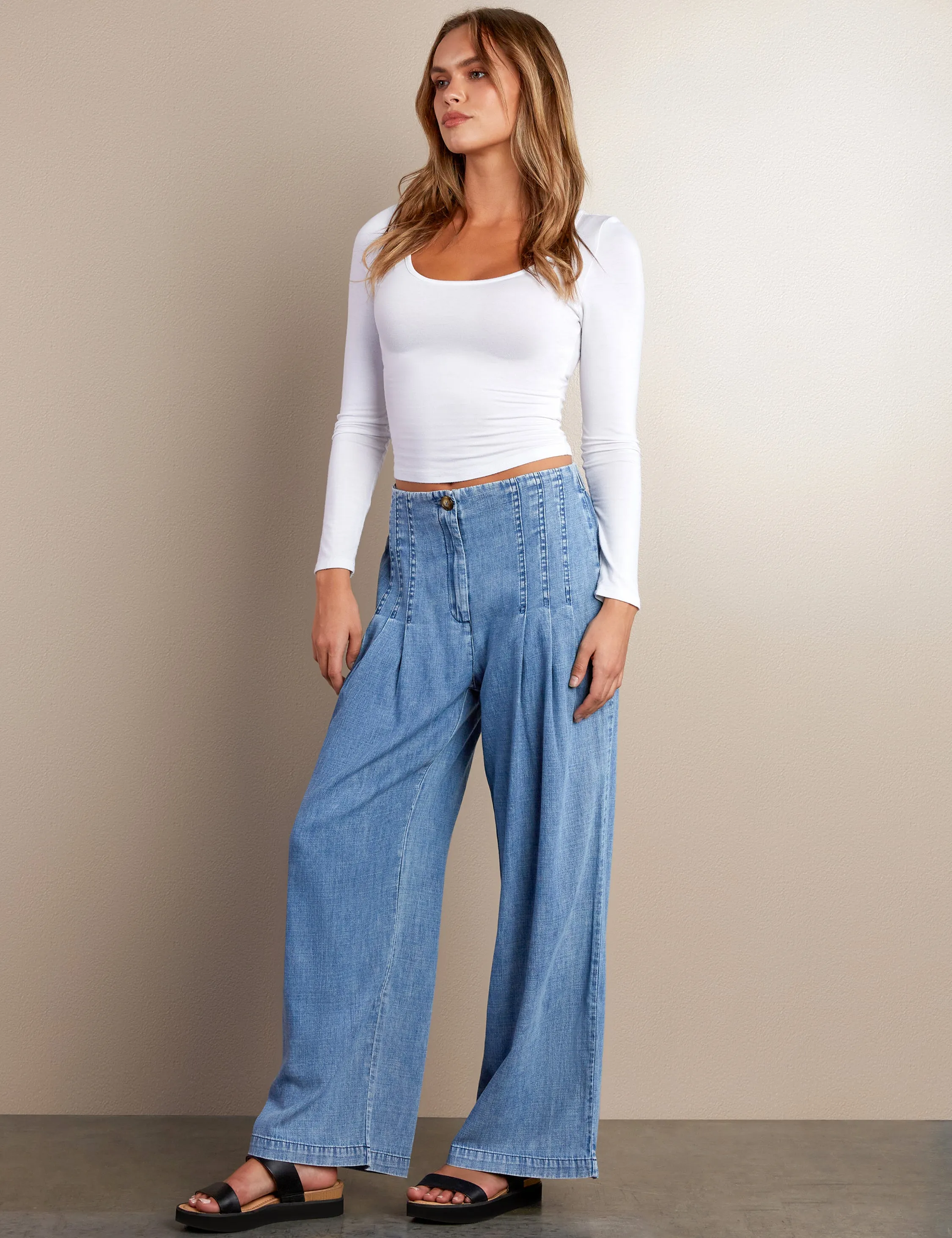 Soft Pleated Pants