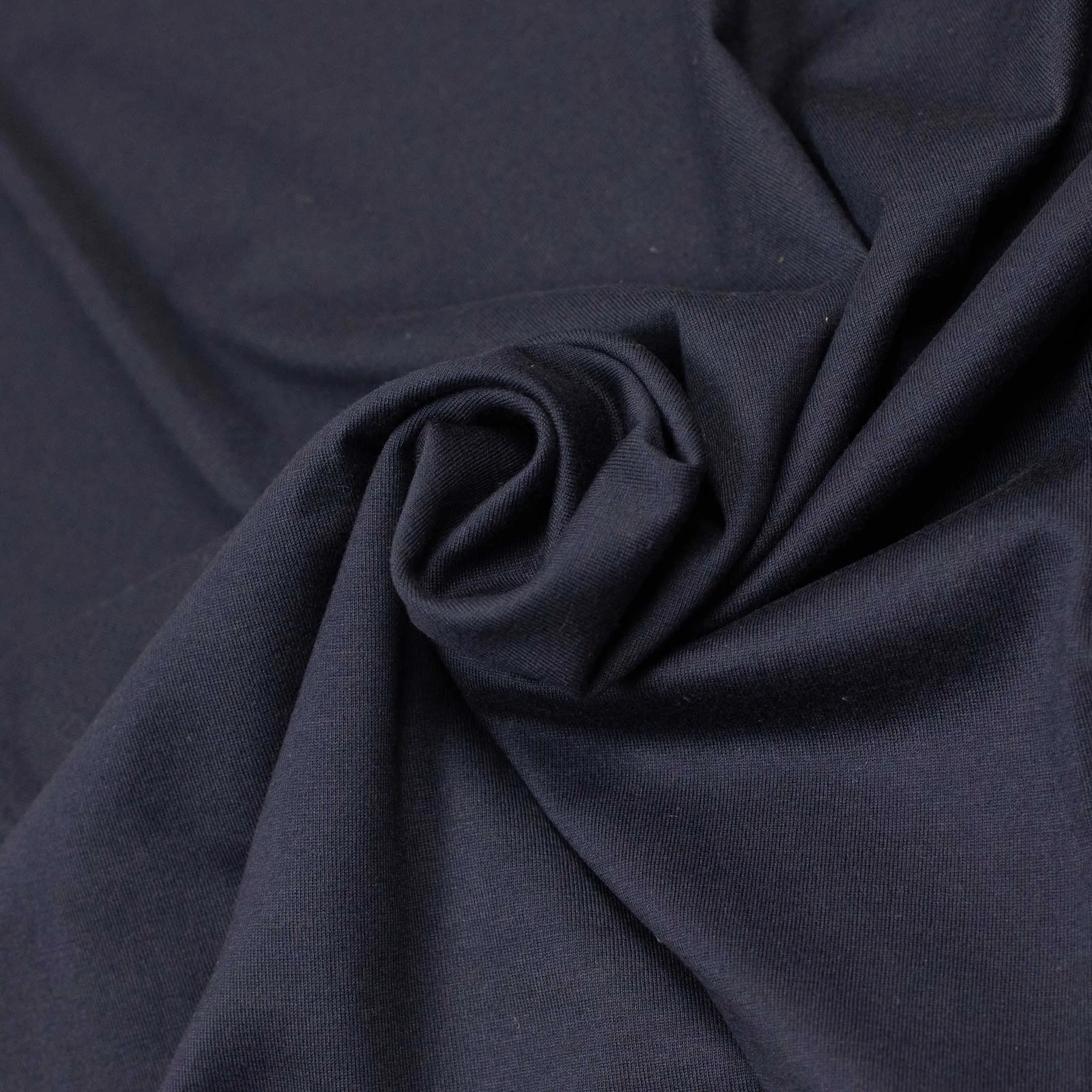Suvin Supima tube tee in navy cotton